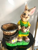 Dekoratif Sepetli Saksılı Tavşan Bahçe Heykeli , Biblosu 48 Cm thumbnail 1