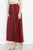 Zarif Ve Modern Pileli Parlak Krep Gizli Lastikli Bordo Etek thumbnail 6