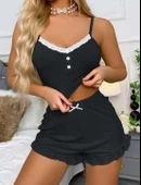 MDB MdbShop Siyah Üstüne Beyaz Dantel İşlemeli Askılı Şortlu Pijama Takımı thumbnail 1