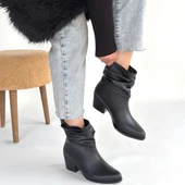 BİÇOMİ Lukana Siyah Cilt Topuklu Körüklü Bot thumbnail 4