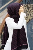 %100 İpek Minik Motif Desenli Siyah - Bordo Renkli 92x210 Şal thumbnail 1