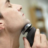 Philips Norelco Serisi 6000 Erkekler için Elektrikli Tıraş Makinesi thumbnail 2