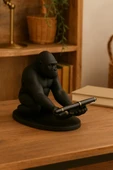 PAMUK'S DESİGN 3D Siyah Goril Figürlü Dekoratif Telefon, Tablet Standı, Kalem Tutucu Heykel, Masaüstü Organizer thumbnail 2