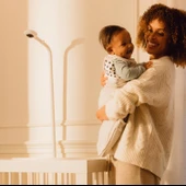 Nanit Essentials Akıllı Bebek Monitörü - Zemin Standlı - 1080p HD Wi-Fi Kamera thumbnail 2