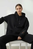 Kadın Jennifer Kapşonlu Kol Yazılı Üç İp Şardonlu Sweatshirt Siyah thumbnail 1