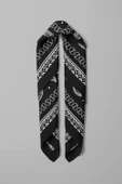 F46 Kadın Siyah Beyaz Şal Desenli 50x50 Bandana HYL DG01359-22 thumbnail 4