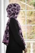 LÜKS MEDİNE İPEĞİ LEOPAR DESENLİ PUDRA RENKLİ 75X195 KIRIŞMAZ ŞAL MOSS KREP DİKİŞ TİPİ İTALYAN DİKİŞLİ thumbnail 1