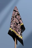 D12 Kadın Pembe Çiçek Desenli 50x50 Bandana thumbnail 5