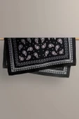 F46 Kadın Siyah Beyaz Şal Desenli 50x50 Bandana HYL DG01359-22 thumbnail 5