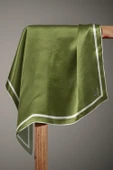 100% Twill İpek Düz Renk Bordür Desenli Küf Yeşili - Krem Renkli Daha Tok Exclusive Serisi 90x90 Dikim Şekli : El Dikişi Eşarp thumbnail 4