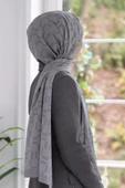 LÜKS MEDİNE İPEĞİ MONOGRAM DESENLİ GRİ RENKLİ 75X195 KIRIŞMAZ ŞAL MOSS KREP DİKİŞ TİPİ İTALYAN DİKİŞLİ thumbnail 1
