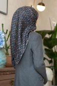 %100 Twill İpek Nokta Desenli Siyah - Gri Renkli 90x90 Eşarp Dikim Şekli : El Dikişi thumbnail 1