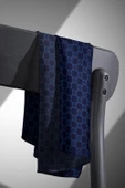 %100 Twill İpek Monogram Desenli Lacivert Renkli 90x90 Eşarp Dikim Şekli : El Dikişi thumbnail 3