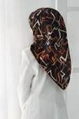 % 57 İPEK % 43 VİSKON Twill İpek Soyut Geometrik Desenli Taba - Sütlü Kahve Renkli 90x90 Eşarp Dikim Şekli : El Dikişi thumbnail 1