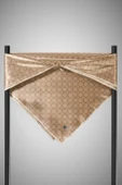 %100 Twill İpek Monogram Desenli Bej Renkli 90x90 Eşarp Dikim Şekli : El Dikişi thumbnail 5