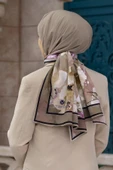 LÜKS MEDİNE İPEĞİ ÇİÇEK DESENLİ BEJ - GÜL KURUSU  RENKLİ 75X195 KIRIŞMAZ ŞAL MOSS KREP DİKİŞ TİPİ İTALYAN DİKİŞLİ thumbnail 1