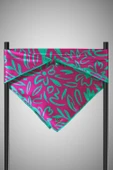 % 57 İPEK % 43 VİSKON Twill İpek Büyük Çiçek Desenli Fuşya - Koyu Mint Yeşili Renkli 90x90 Eşarp Dikim Şekli : El Dikişi thumbnail 4