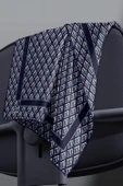 % 57 İPEK % 43 VİSKON Twill İpek Geometrik Desenli Lacivert - İndigo Renkli 90x90 Eşarp Dikim Şekli : El Dikişi thumbnail 4