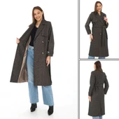 Kadın Balık Sırtı Yünlü Dokuma Kaşe Kaban – Kruvaze Yaka, Kuşaklı, Cepli, Astarlı Uzun Boy Tesettür Şık Kışlık Kaşe Kaba thumbnail 6