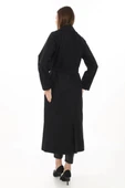 Kadın Uzun Kaşe Kaban – Yünlü Dokuma Kaşmir Kumaş, Kruvaze Yaka, Kuşaklı Astarlı Tesettür Uyumlu Şık Kışlık Siyah Model thumbnail 4