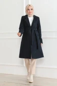 Kadın Kaşe Kaban – Uzun Boy Kruvaze Yaka, Kuşaklı Tesettür Kışlık Kaban, Astarlı Şık Yünlü Dokuma Oversize Rahat Kalıp, thumbnail 2