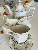 Vintage Johnson Brothers Eternal Beau Serisi Zarif Fiyonk ve Çiçek Desenli Porselen İngiliz Çay Seti thumbnail 3