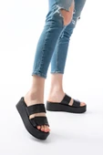 Siyah Çıtçıtlı Dolgu Topuk Kadın Terlik thumbnail 2