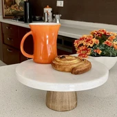 Akayev Mermer 28 Cm Konik Ahşap Ayaklı Beyaz Kalın Yuvarlak Sunum Tabağı thumbnail 2