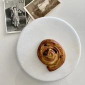 Akayev Mermer 28 Cm Beyaz Yuvarlak Sunum Tabağı thumbnail 4