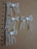 Pratikbox Mini Fiyonk / Tül 1cm'lik / Hediyelik / Süsleme / Beyaz Renk/Yarım incili / 50 Adet thumbnail 3