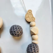 Hellemyst Arabalı Gri Isimli Bebek Emzik Zinciri Askısı thumbnail 2