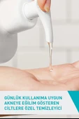 CeraVe Yağlı Ve Düzensiz Ciltler Için Yüz Temizleme Jeli 236 Ml thumbnail 3