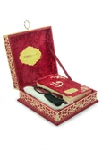 Sandıklı Kadife Kaplı Kuranı Kerim Seccade Seti - Şal, Tesbih, Takke - Bordo thumbnail 4