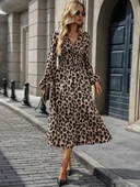 MDB Kadın Uzun Kollu Kruvaze Yaka Belden Oturtmalı Midi Modal Leopar Desenli Elbise thumbnail 2