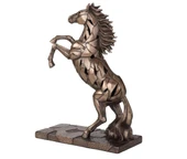 Veronese Design İçerisinde Aydınlatma Olan At Heykeli thumbnail 3