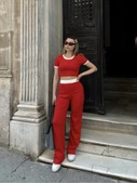 Crop pantolon biyeli takım kırmızı thumbnail 2
