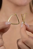 925 ayar gümüş küpe altın yaldızlı geometrik üçgen tasarım küpe SGTL13153GOLD thumbnail 1