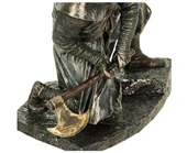 Veronese Design Tapınak Diz Çökmüş Savaşcı thumbnail 3