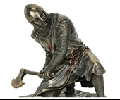 Veronese Design Tapınak Diz Çökmüş Savaşcı thumbnail 4