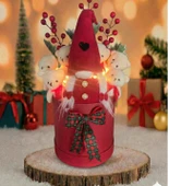 Yeniyıl ÖZEL Seri: LED Işıklı, Noel ELF Cüce Figürlü, Kalp Balon ve 6 Ayıcıklı Özel Konsept Tasarım Ayıcık Buketi thumbnail 1