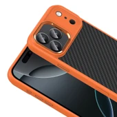 iPhone 17 Pro Max Kılıf Kablosuz Şarj Özellikli Karbon Fiber Görünümlü Truva Silikon Kapak thumbnail 7