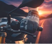 Motosiklet Eldiveni Rüzgar Geçirmez Suya Dayanlıklı Dokunmatik Eldiven Parmak Korumalı Reflektörlü thumbnail 4