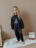 KIZ ÇOCUK YILBAŞI TEMALI 3 İPLİK EŞOFMAN TAKIMI thumbnail 2