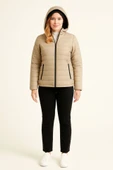 Şişme Kapüşonlu Fermuarlı Mont Su Itici Kapitone Astarlı Kumaş Cepli Kışlık Rahat Kalıp - Bej thumbnail 2