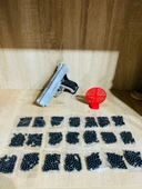 Gümüş Renk Boncuklu Oyuncak Tabanca 1 Adet + 1 Adet Hedef Kırmızı 9 cm + 21 Paket Boncuk thumbnail 1