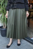 Zarif Ve Modern Pileli Parlak Krep Gizli Lastikli Haki Etek thumbnail 3