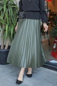 Zarif Ve Modern Pileli Parlak Krep Gizli Lastikli Haki Etek thumbnail 2
