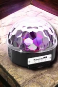 Kompakt Tasarımlı, Telefon Kontrollü Disko Topu Işıkları thumbnail 2