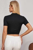 Kadın Siyah Yarım Fermuarlı ve Kısa Kollu Crop Top Bluz thumbnail 4