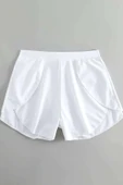Kadın Beyaz Yırtmaçlı Etek Görünümlü Şık Deniz Şortu - Modern ve Şık Tasarım thumbnail 4